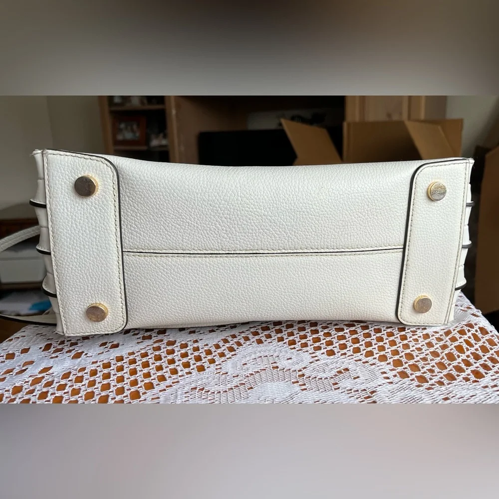 Michael Kors white pebbled leather (EUC) accordion tote- purse - Picture 9 of 17